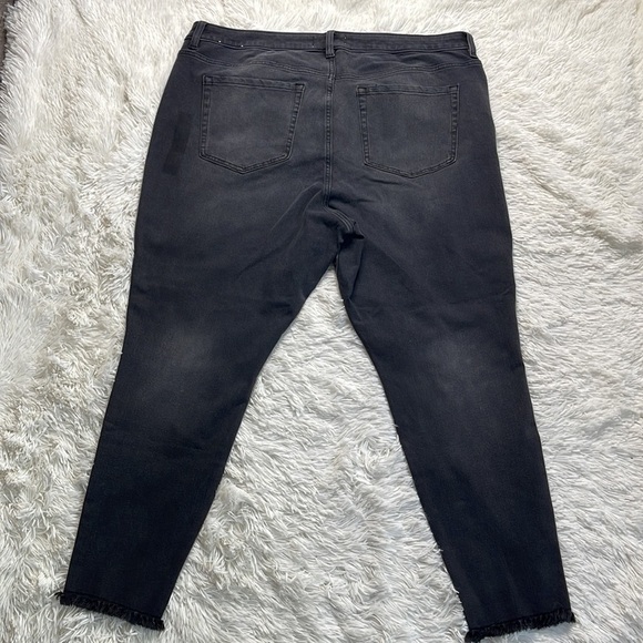 LANE BRYANT High Rise Raw Hem Skinny Jeans - Picture 3 of 10